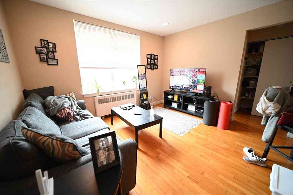 Condo For Rent - 140 Beaconsfield Rd #3<br/> Brookline, MA 02445