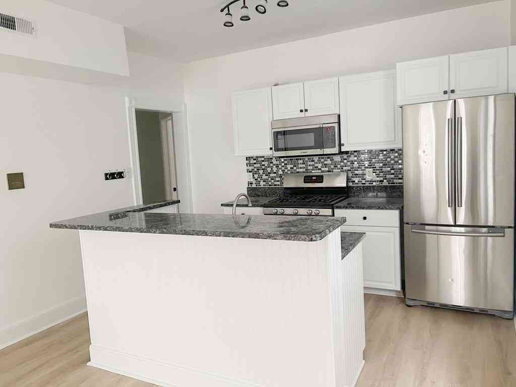 Condo For Rent - 470 East Seventh St #4<br/> Boston, MA 02127