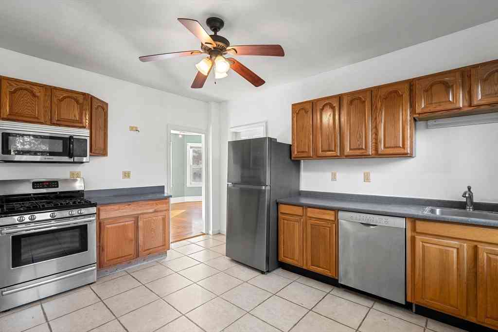 Apartment For Rent - 15 Parsons St #15<br/> Quincy, MA 02169