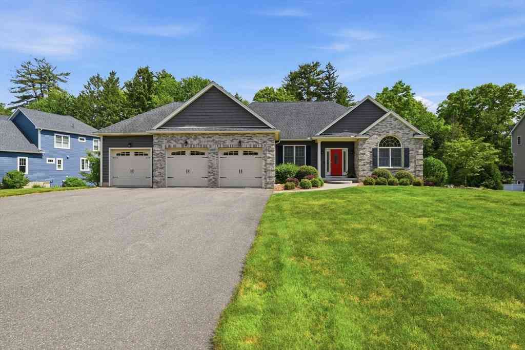 Homes For Sale - 25 Pondview Dr<br/> Hampden County, East Longmeadow, MA 01028