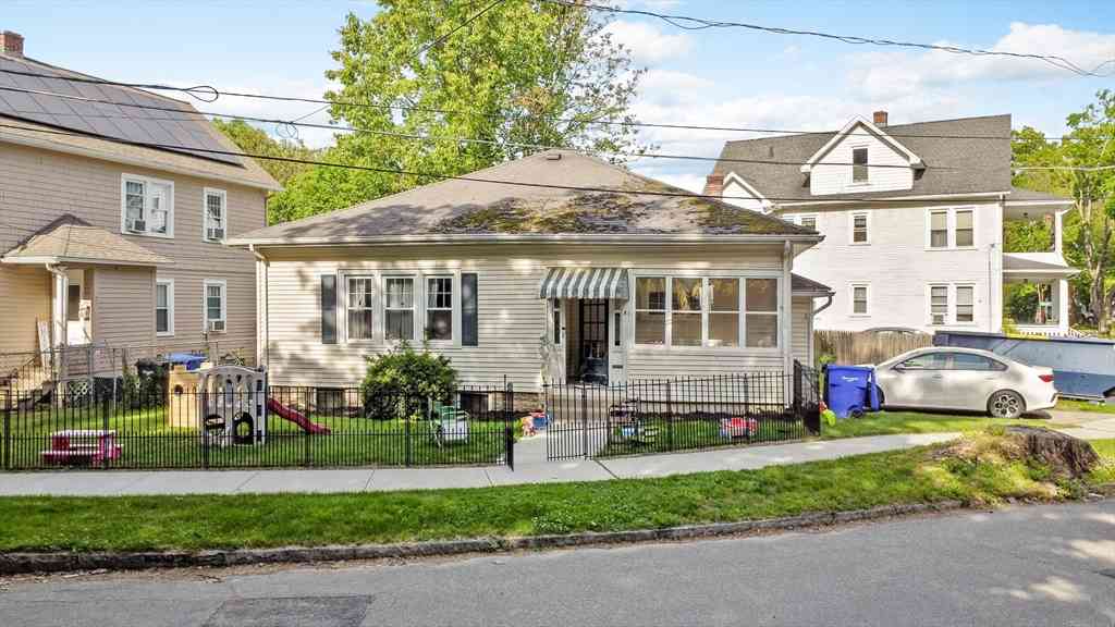 Homes For Sale - 81 Eleanor Road<br/> Springfield, MA 01108