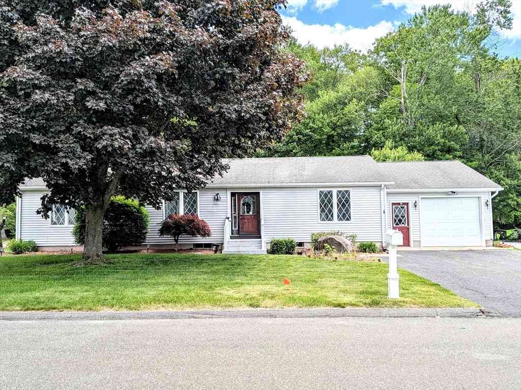 Homes For Sale - 108 Oak Knolls Circle<br/> Ludlow, MA 01056