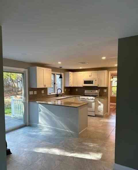 Homes For Rent - 202 Dale St<br/> Waltham, MA 02451