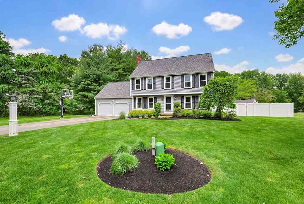 Homes For Sale - 22 Diane Dr<br/> Norfolk County, Medway, MA 02053