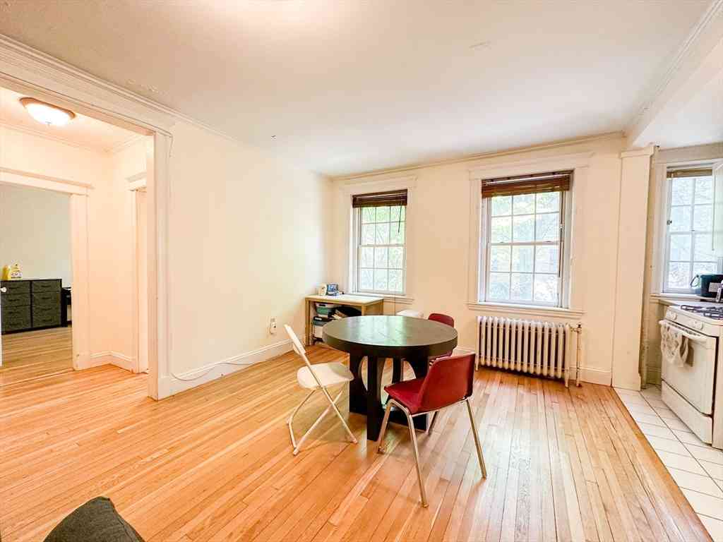 Condo For Rent - 854 Massachusetts Ave #3<br/> Cambridge, MA 02139