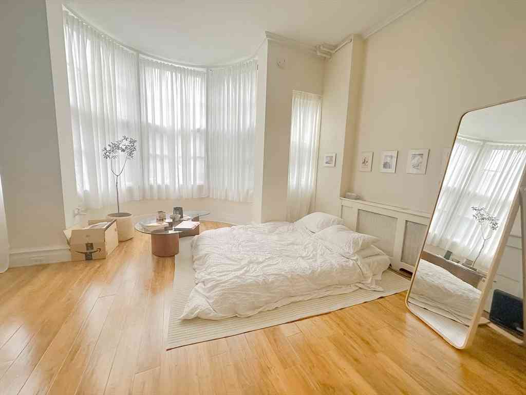 Apartment For Rent - 228 Beacon #2<br/> Boston, MA 02116