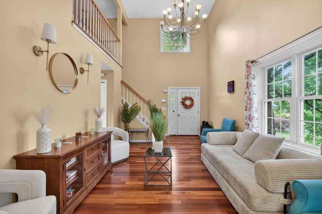 Homes For Sale - 16A Burghardt St<br/> Worcester, MA 01604