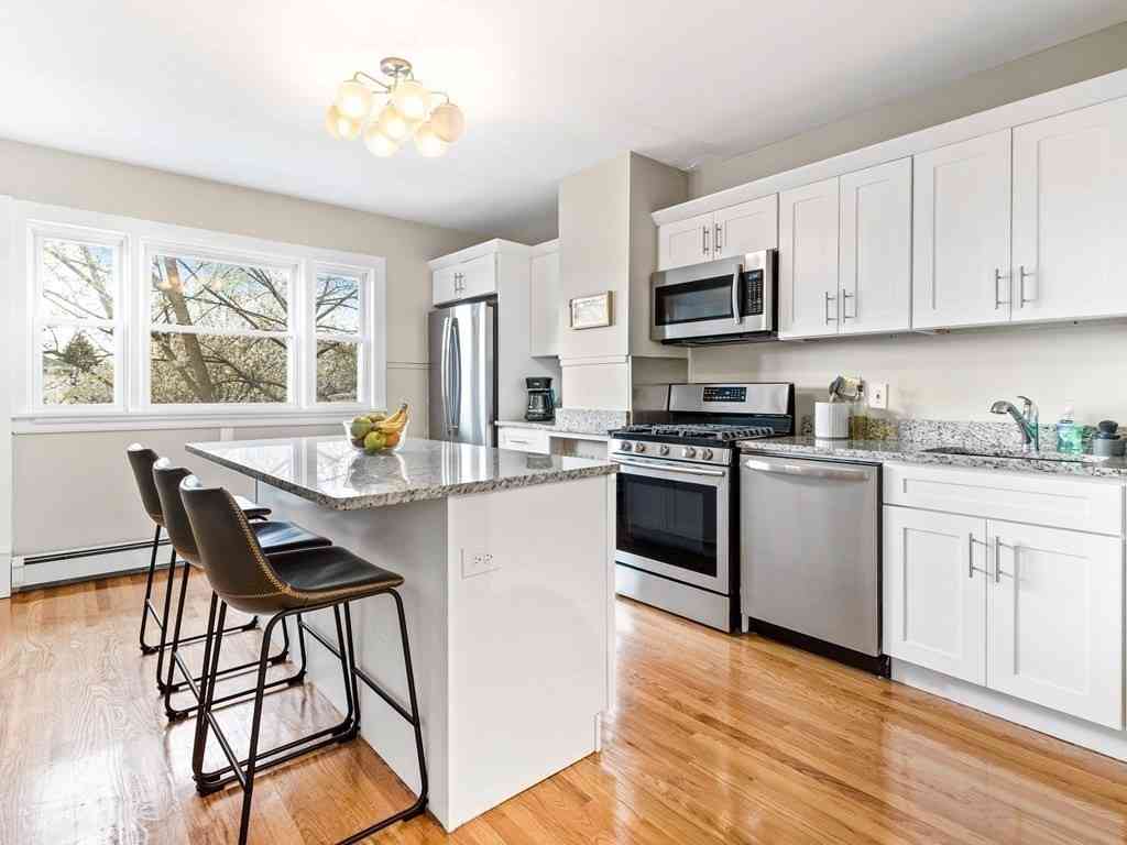 Apartment For Rent - 30 Putnam St #2<br/> Somerville, MA 02143