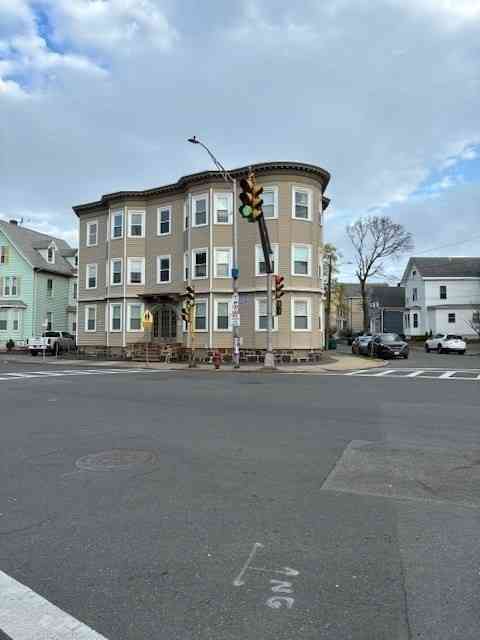 Apartment For Rent - 180 Lewis St #2<br/> Lynn, MA 01902