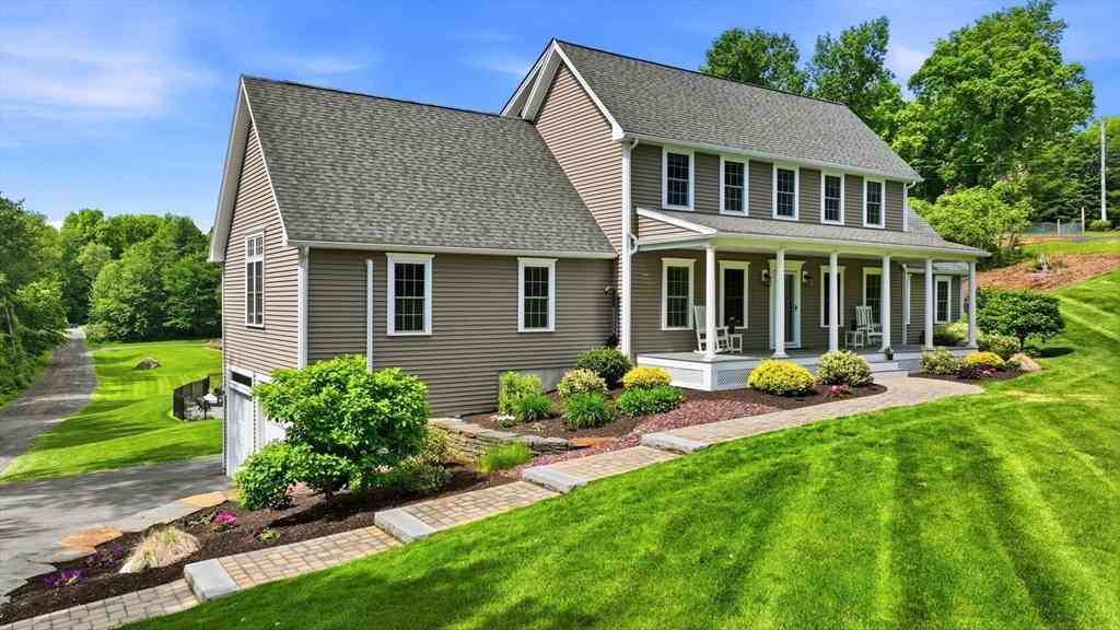 Homes For Sale - 21 Hemlock Hollow<br/> Hampshire County, Belchertown, MA 01007