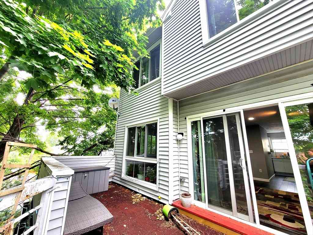 Condo For Rent - 391 Hyde Park Ave #212<br/> Boston, MA 02131