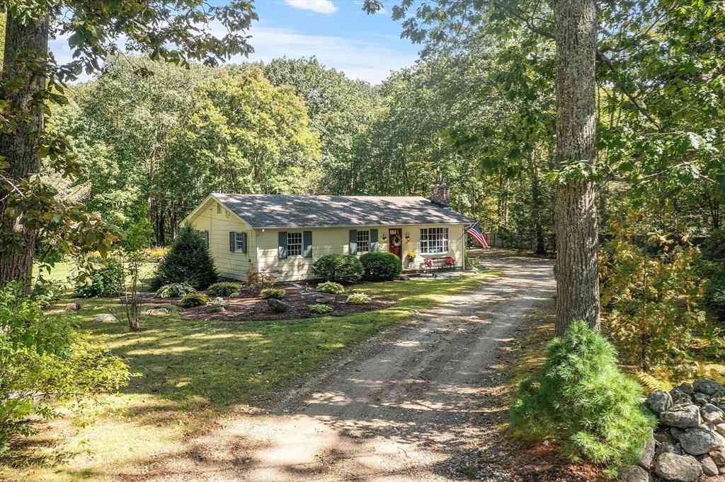 Homes For Sale - 25 Old Coach Rd<br/> Worcester County, Barre, MA 01005