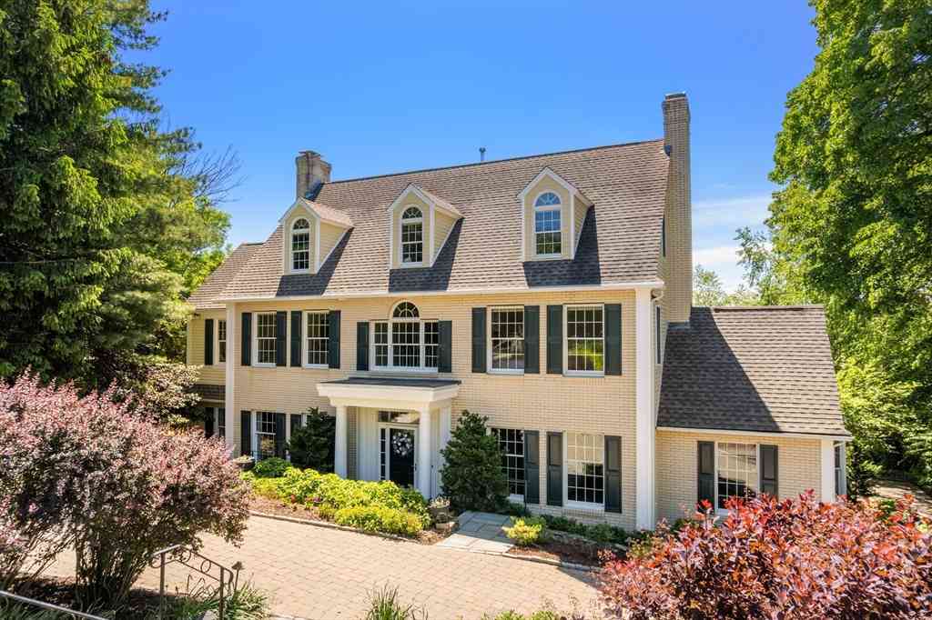 Homes For Sale - 99 Huntington Rd<br/> Newton, MA 02458