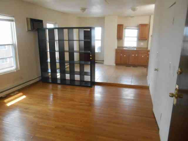 Apartment For Rent - 14 Arlington Street #3<br/> Everett, MA 02149