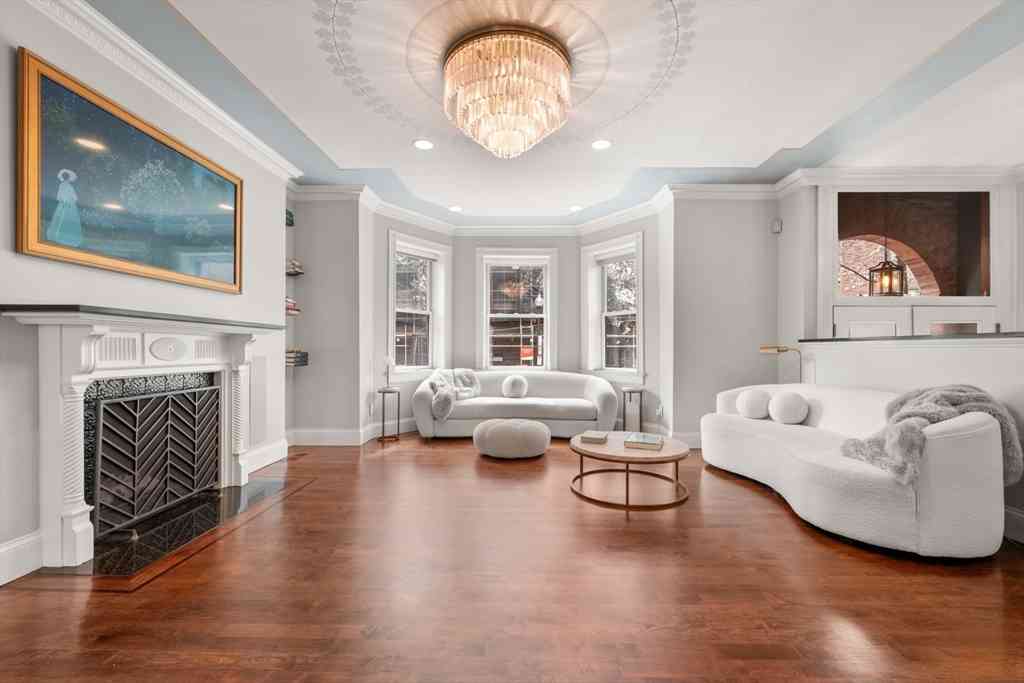 Condo For Sale - 61 Saint Botolph St #61<br/> Boston, MA 02116