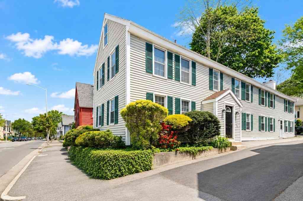 Homes For Rent - 335 Cabot St<br/> Beverly, MA 01915