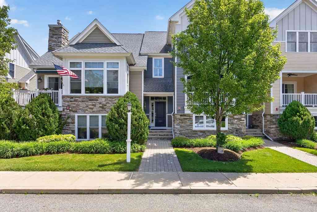 Homes For Sale - 119 Boatwrights Loop<br/> Plymouth, MA 02360