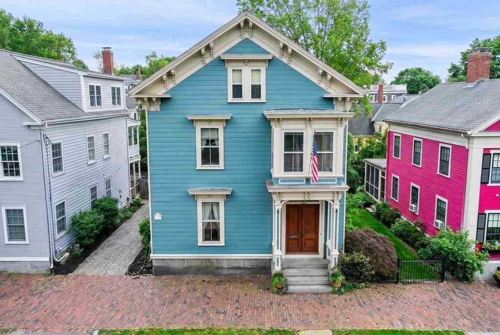 Homes For Sale - 20 Winter St<br/> Salem, MA 01970