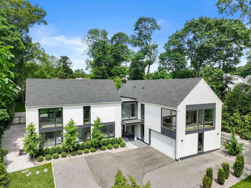 Homes For Sale - 21 White Oak Rd<br/> Newton, MA 02468