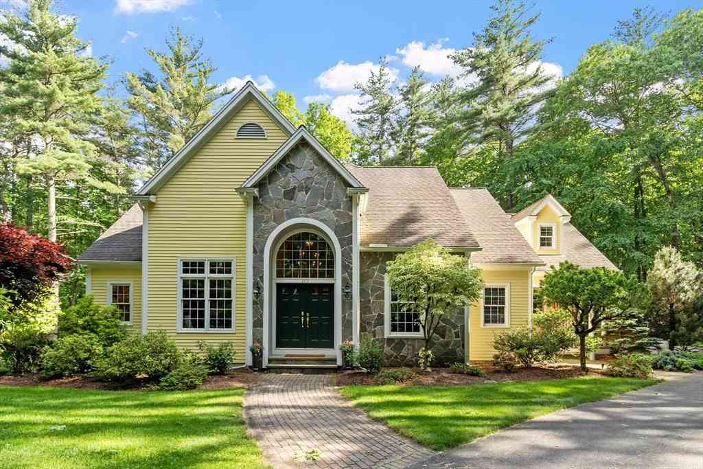 Homes For Sale - 277 Main Street<br/> Worcester County, Bolton, MA 01740