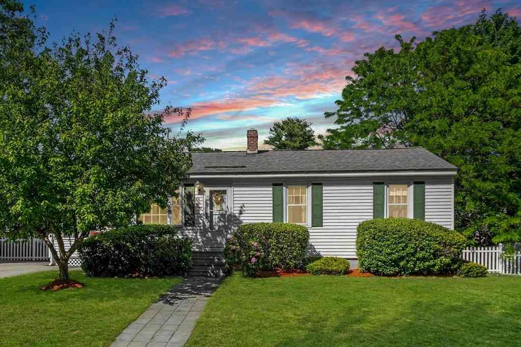 Homes For Sale - 27 Sunset Rd<br/> Middlesex County, Dracut, MA 01826