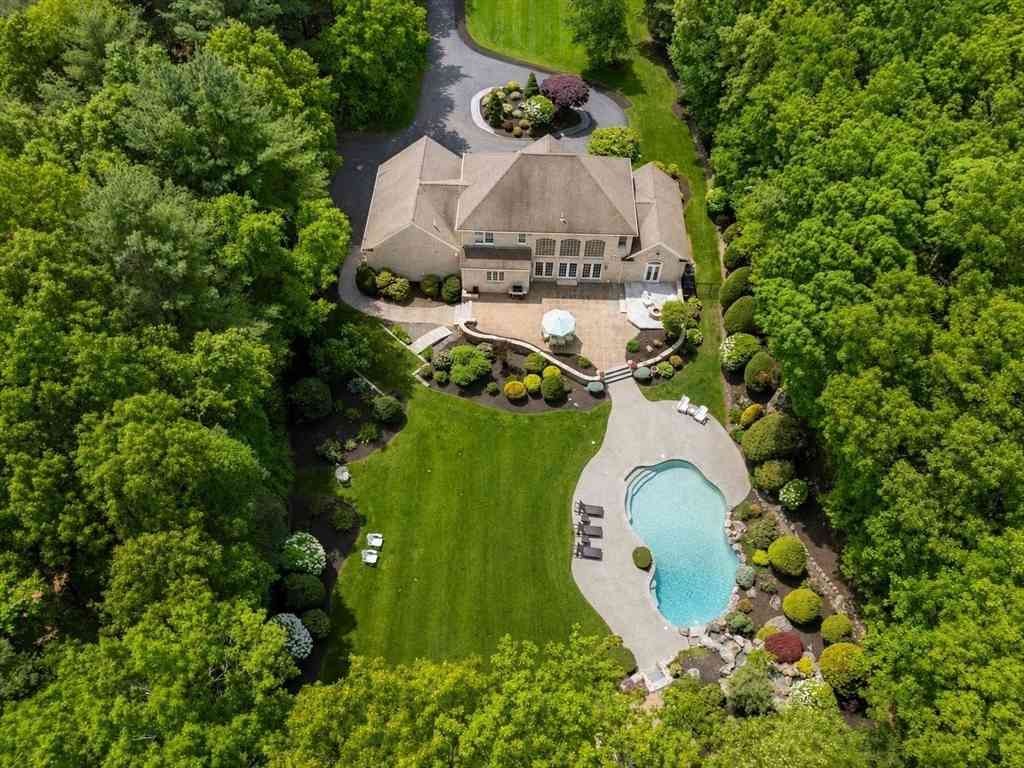 Homes For Sale - 9 Fiorenza Dr<br/> Middlesex County, Wilmington, MA 01887