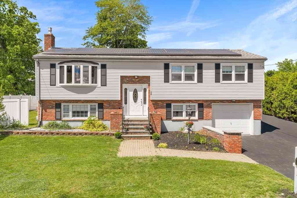 Homes For Sale - 14 Weybossett St<br/> Methuen, MA 01844
