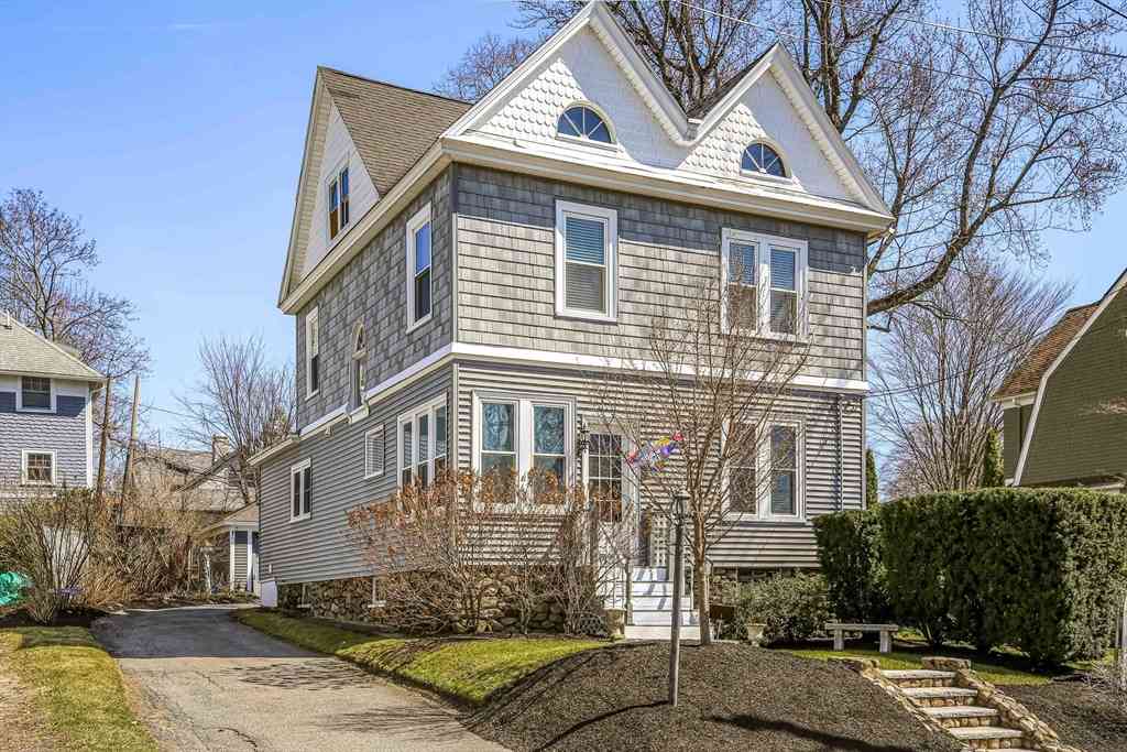 Homes For Sale - 1 Ashmore Road<br/> Worcester, MA 01602