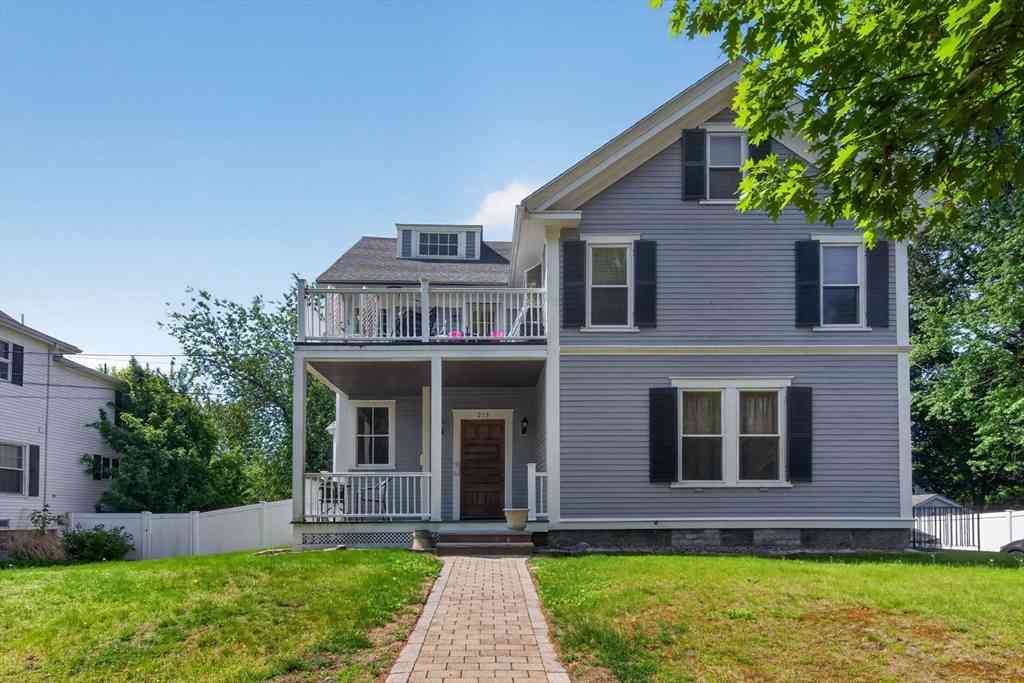 Condo For Sale - 219 Lynn Fells Pkwy #3<br/> Melrose, MA 02176