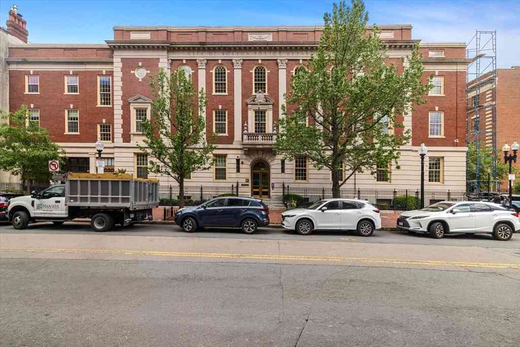 Condo For Sale - 7 Warren #6<br/> Boston, MA 02116
