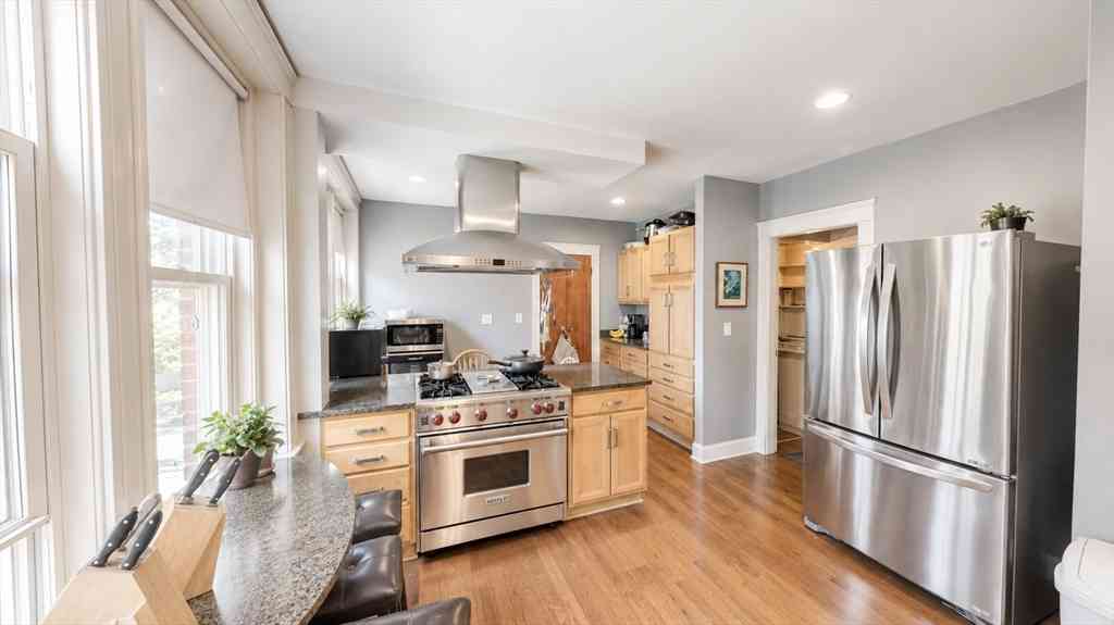 Apartment For Rent - 70 Winchester Street #2<br/> Brookline, MA 02446