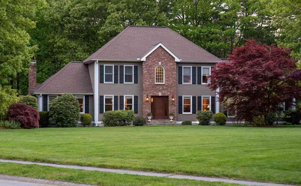 Homes For Sale - 4 Overlook Dr<br/> Middlesex County, Groton, MA 01450