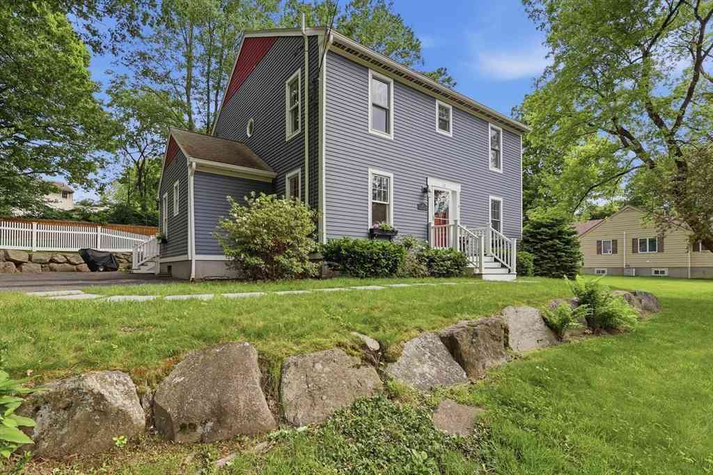 Homes For Sale - 28 Modoc Street<br/> Worcester, MA 01604