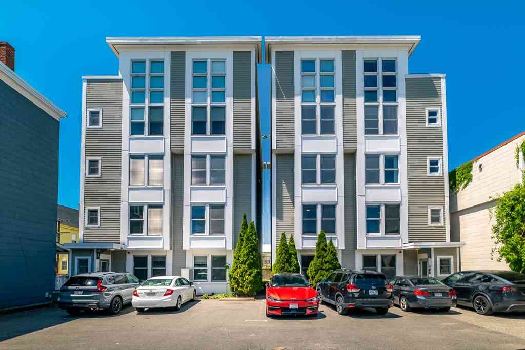 Condo For Sale - 21 Park St #2<br/> Somerville, MA 02143