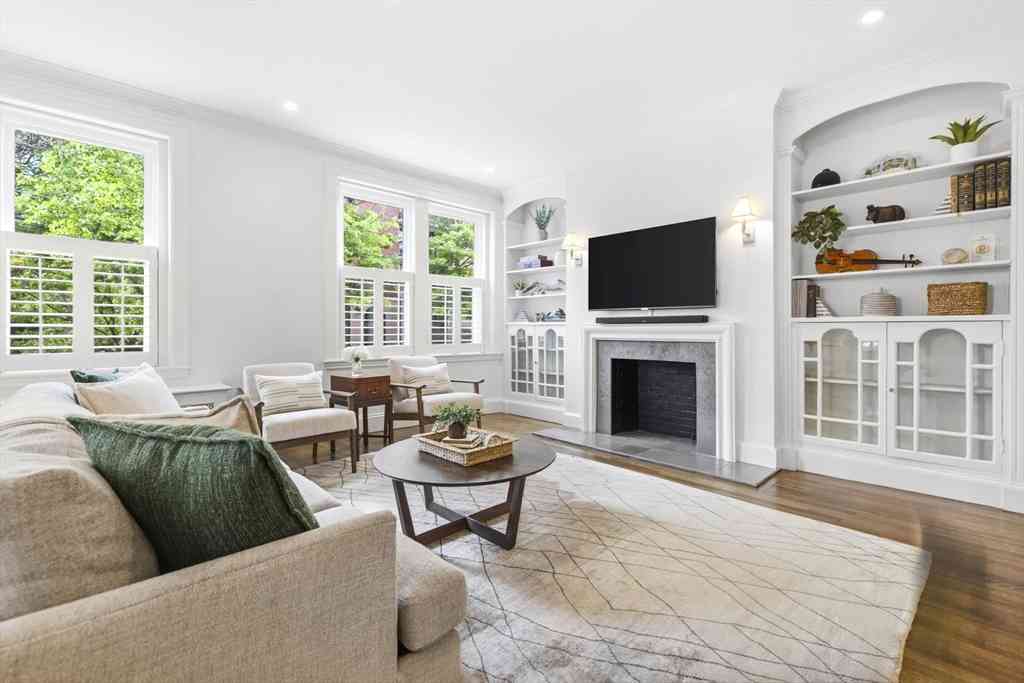 Condo For Sale - 123 Saint Paul St #1<br/> Brookline, MA 02446