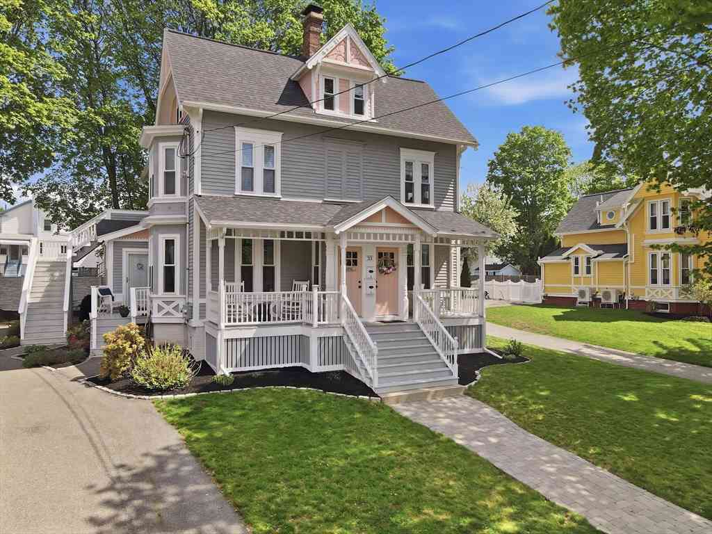 Condo For Sale - 33 Brunswick Park #2<br/> Middlesex County, Melrose, MA 02176