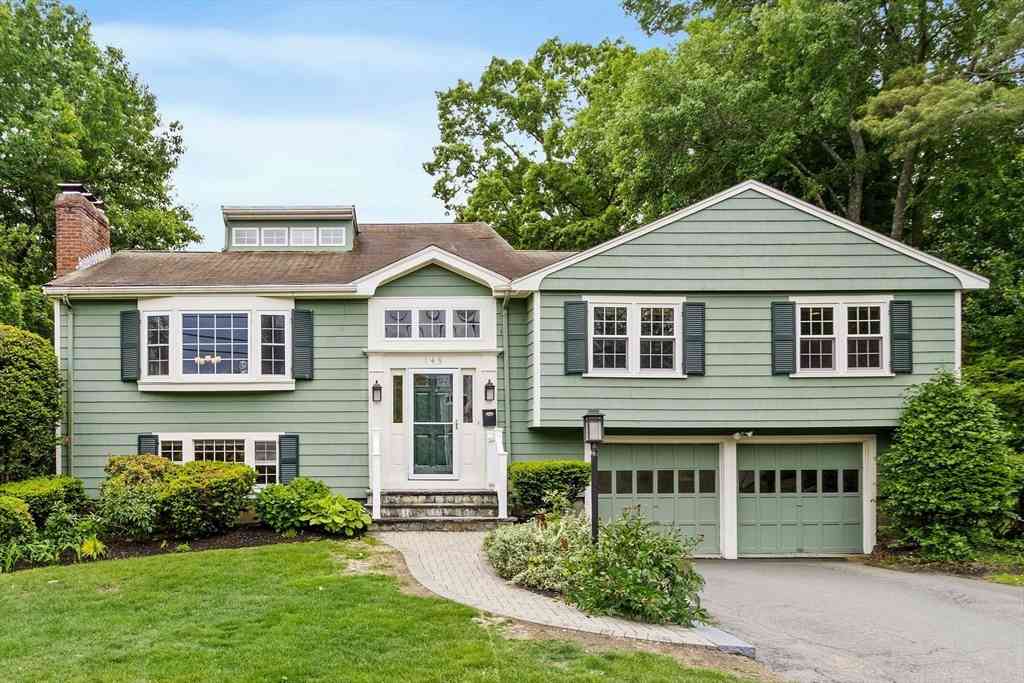 Homes For Sale - 145 Meadowbrook Rd<br/> Needham, MA 02492