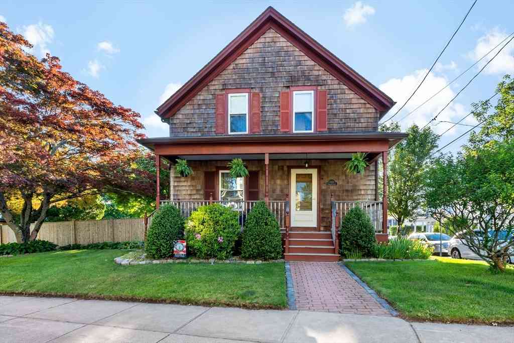 Homes For Sale - 1984 Robeson St<br/> Fall River, MA 02720