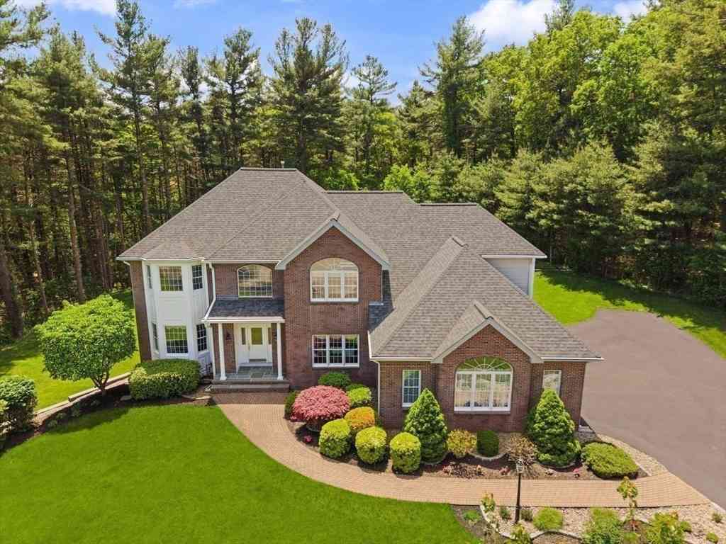 Homes For Sale - 18 Terrapin Ln<br/> Sharon, MA 02067