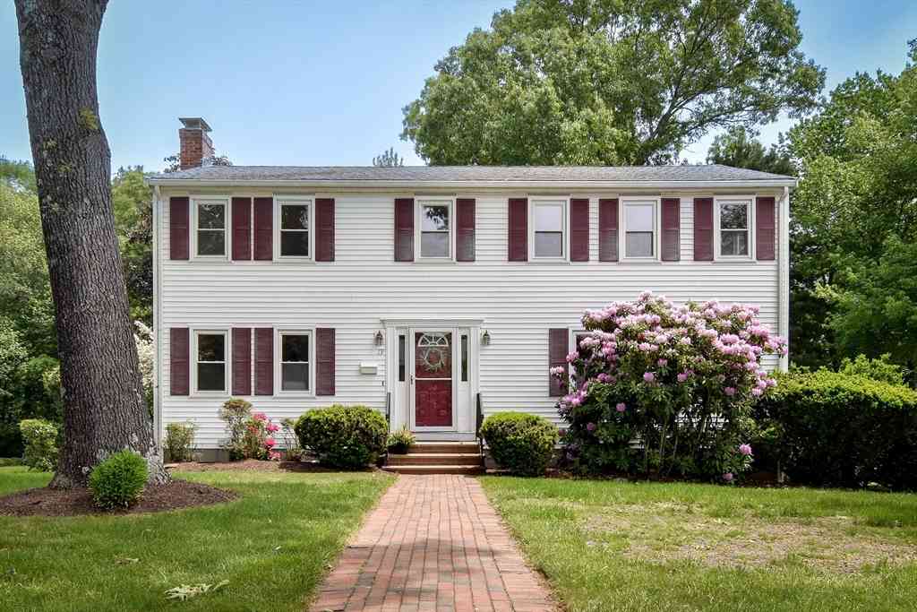 Homes For Sale - 19 Swanson Road<br/> Framingham, MA 01701