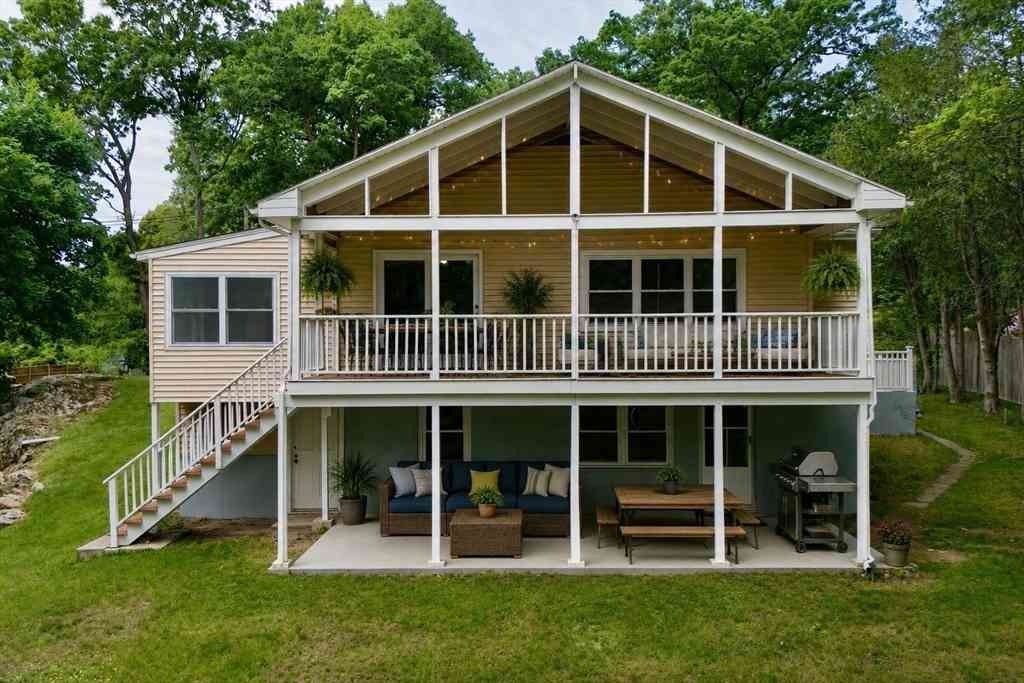 Homes For Sale - 82 Cottage St<br/> Natick, MA 01760