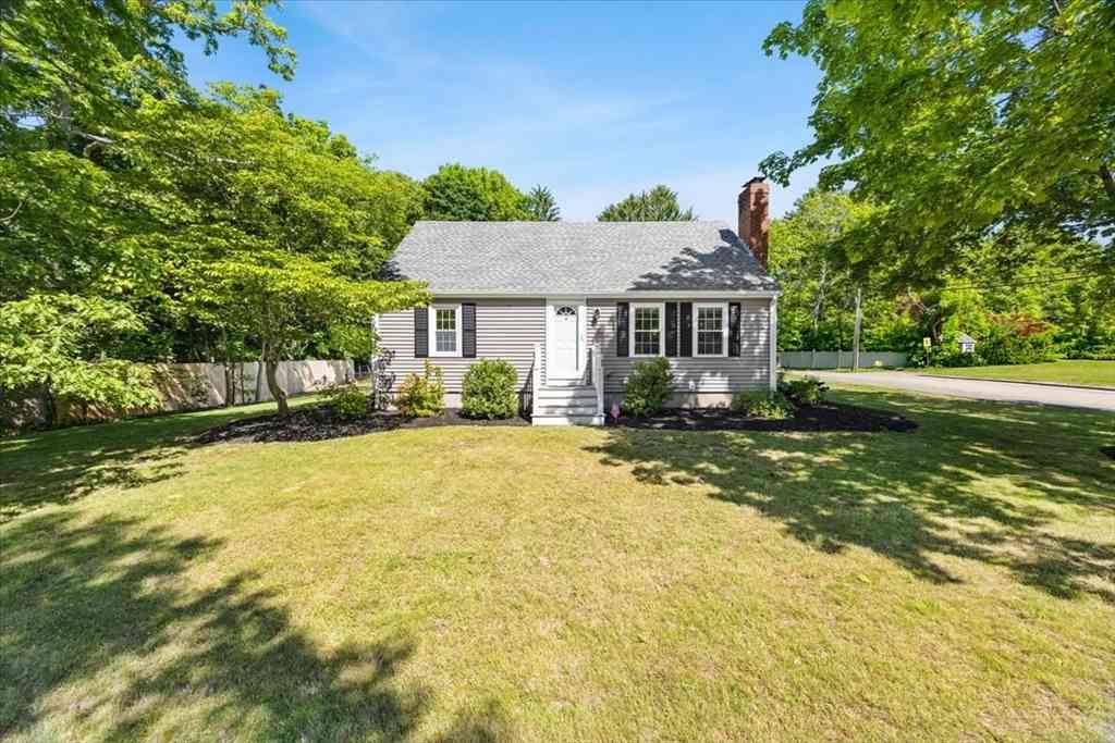 Homes For Sale - 208 Matfield St<br/> Plymouth County, West Bridgewater, MA 02379