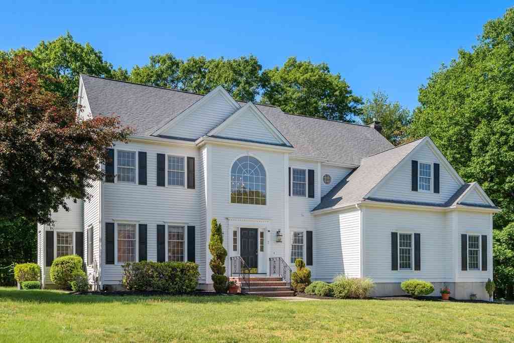 Homes For Sale - 3 Cardinal Dr<br/> Norfolk County, Westwood, MA 02090