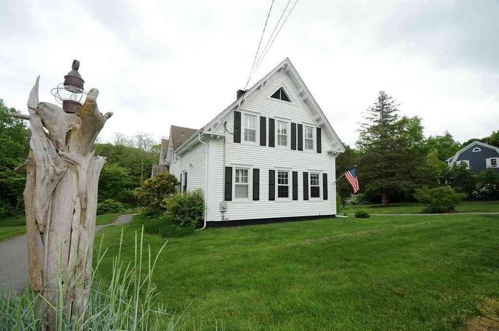 Apartment For Rent - 56 Cliff Street #2<br/> Plymouth, MA 02360