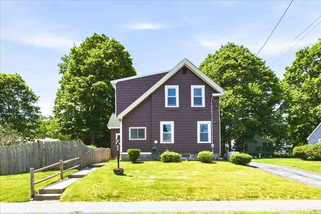 Homes For Sale - 121 Oakdale Ave<br/> Norfolk County, Dedham, MA 02026