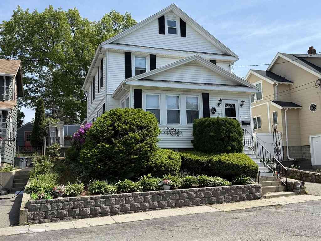 Homes For Sale - 8 Lincoln Ct<br/> Saugus, MA 01906
