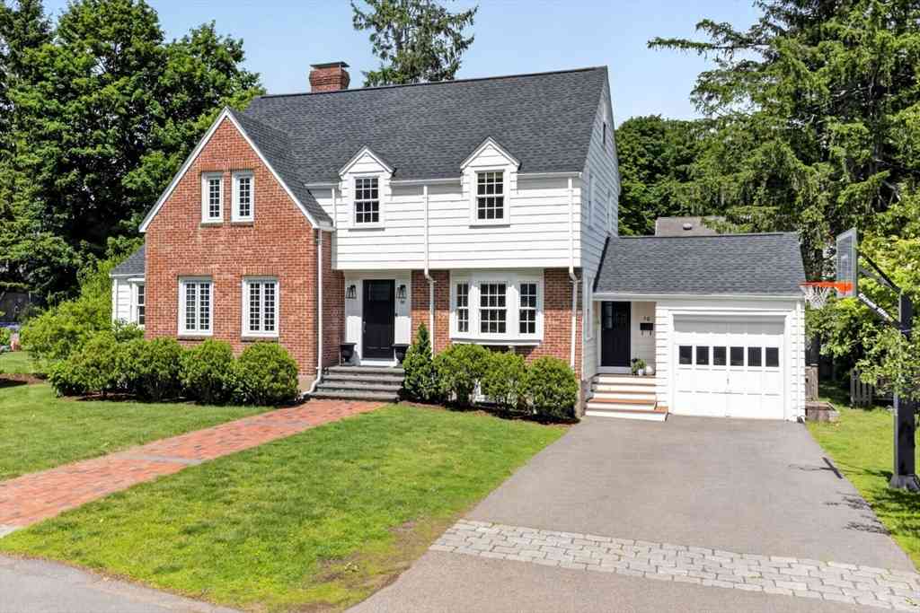Homes For Sale - 58 Leighton Rd<br/> Norfolk County, Wellesley, MA 02482
