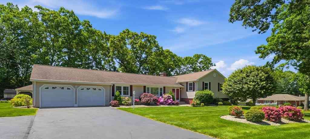 Homes For Sale - 3 Beechwood Dr<br/> Wilbraham, MA 01095