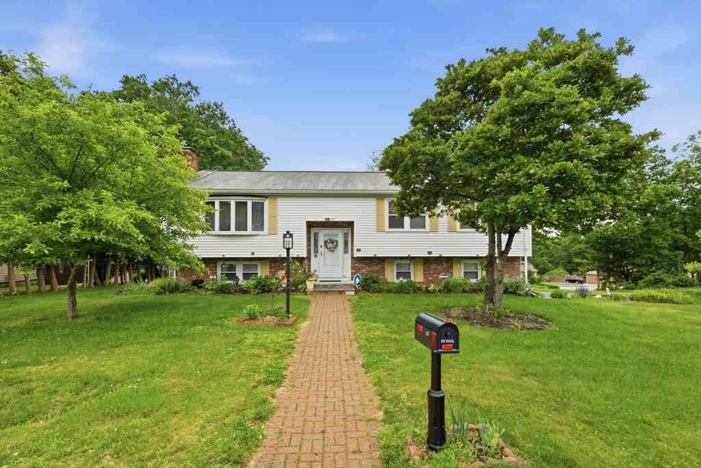 Homes For Sale - 35 Purdue Dr<br/> Worcester County, Milford, MA 01757