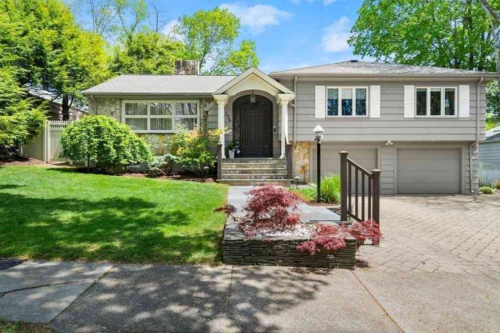 Homes For Sale - 176 Paulson Rd<br/> Newton, MA 02468